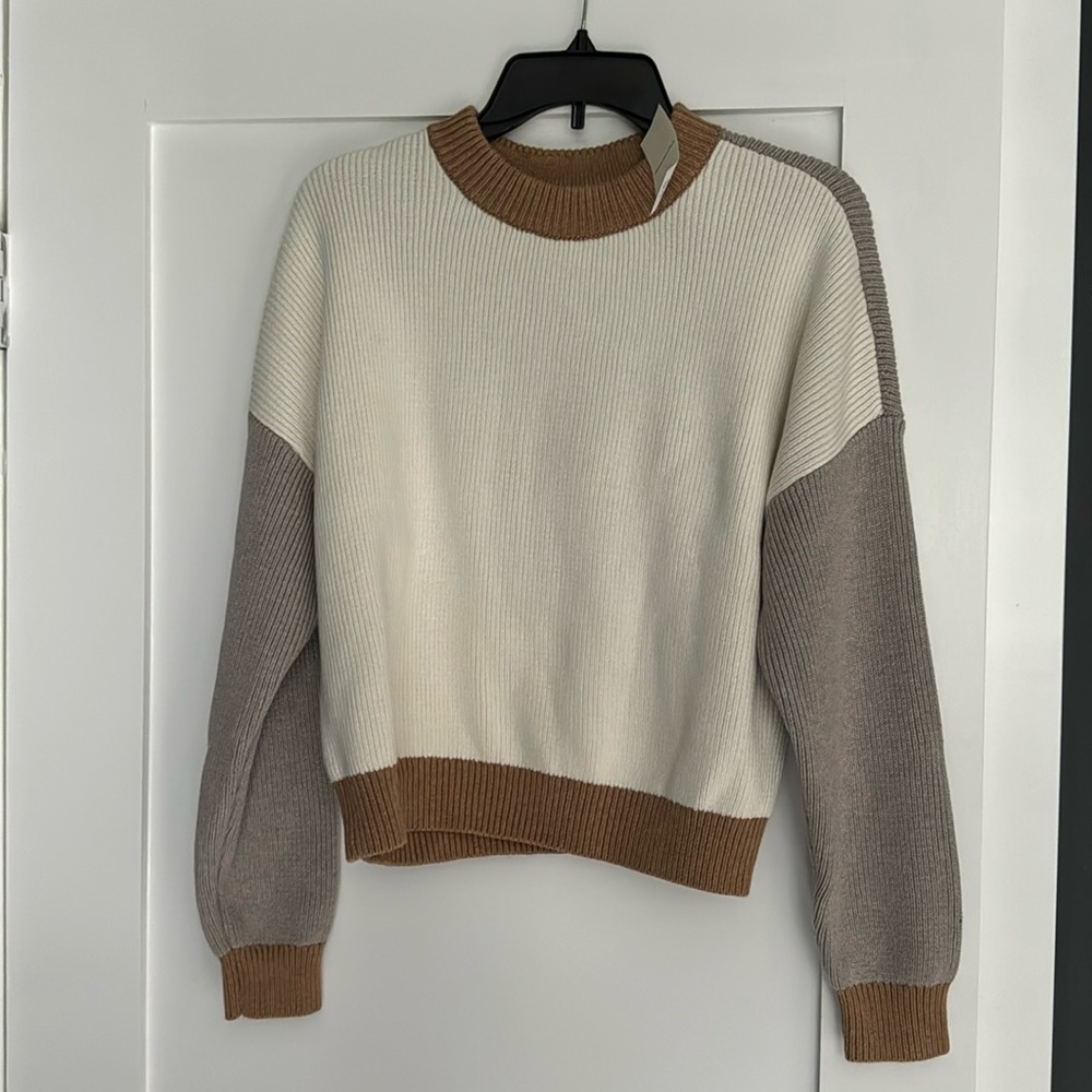 Abercrombie Colorblock knit sweater Size M